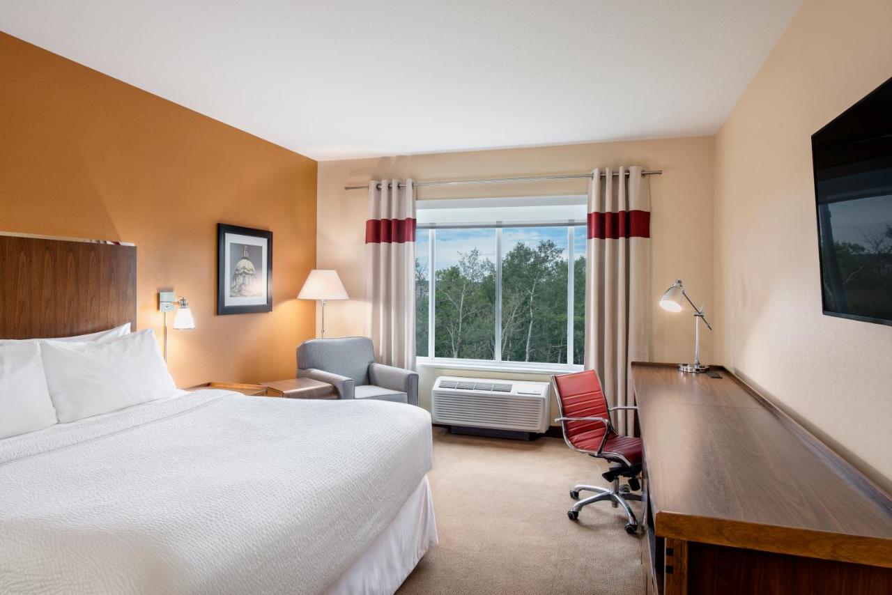 Four Points By Sheraton Grande Prairie Exterior foto